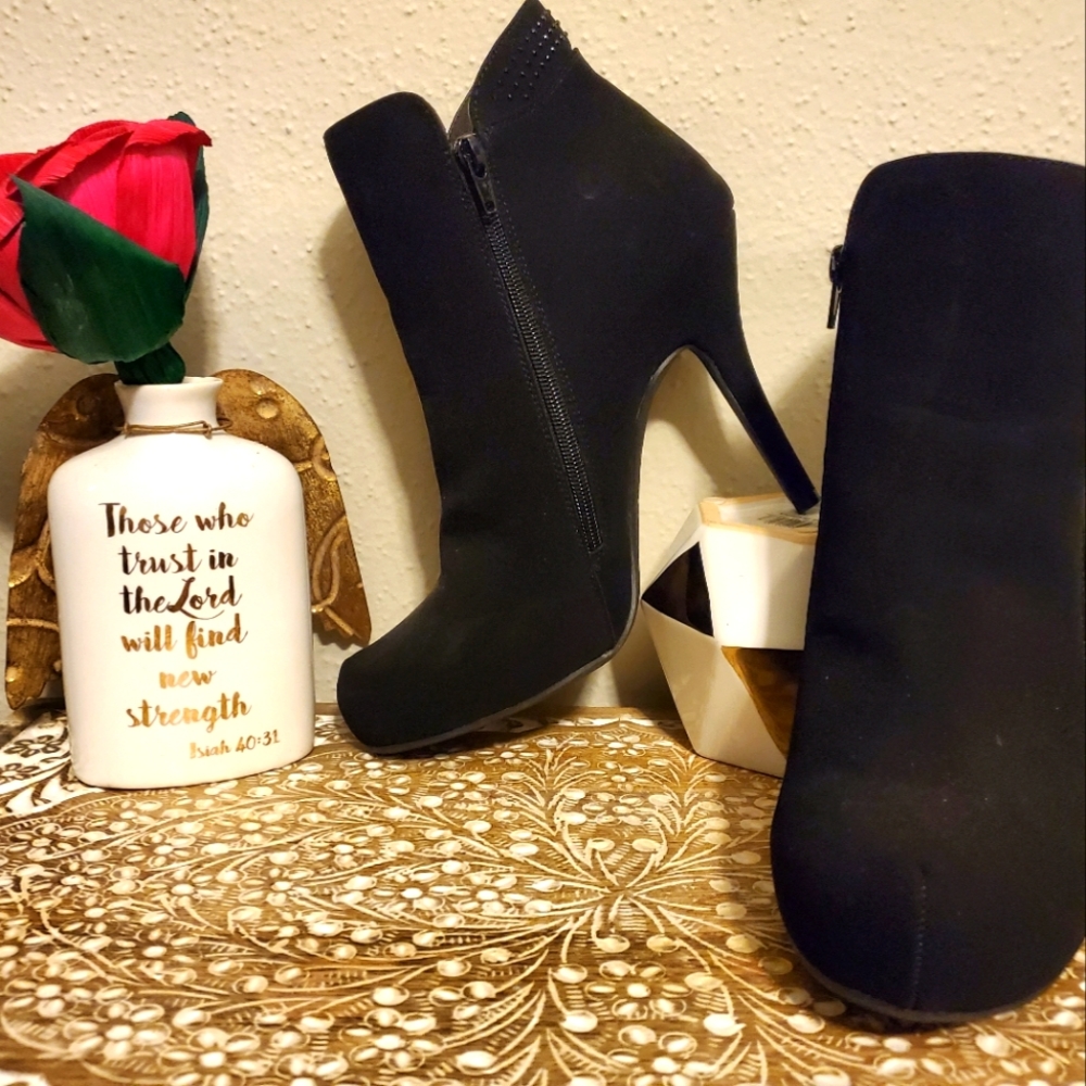 Wedge boots